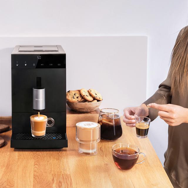 Cafetera superautomática Cremmaet Compact Cecotec